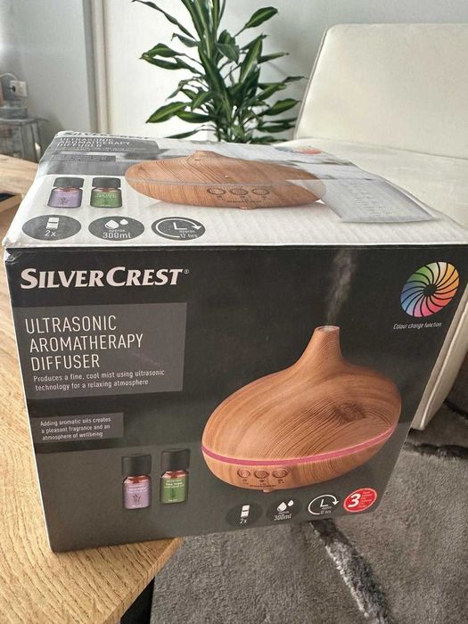 ароматерапевтичен дифузер - нов и неотварян - вкл.2 ароматни масла