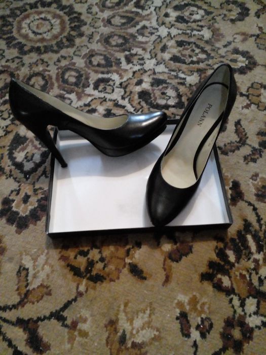 Продаю обувь в отличном состоягии