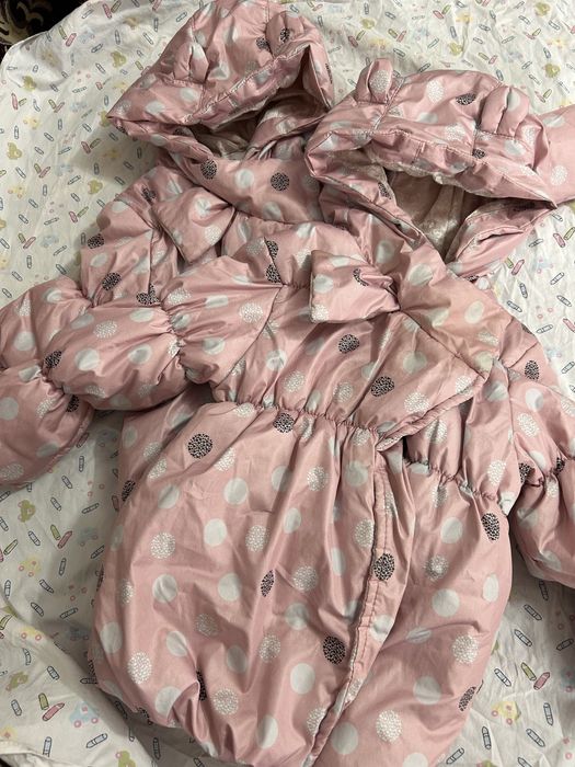 Продам куртку для девочек