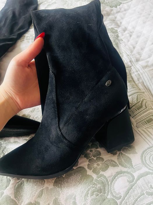 Продаются новые ботфорты 39 р