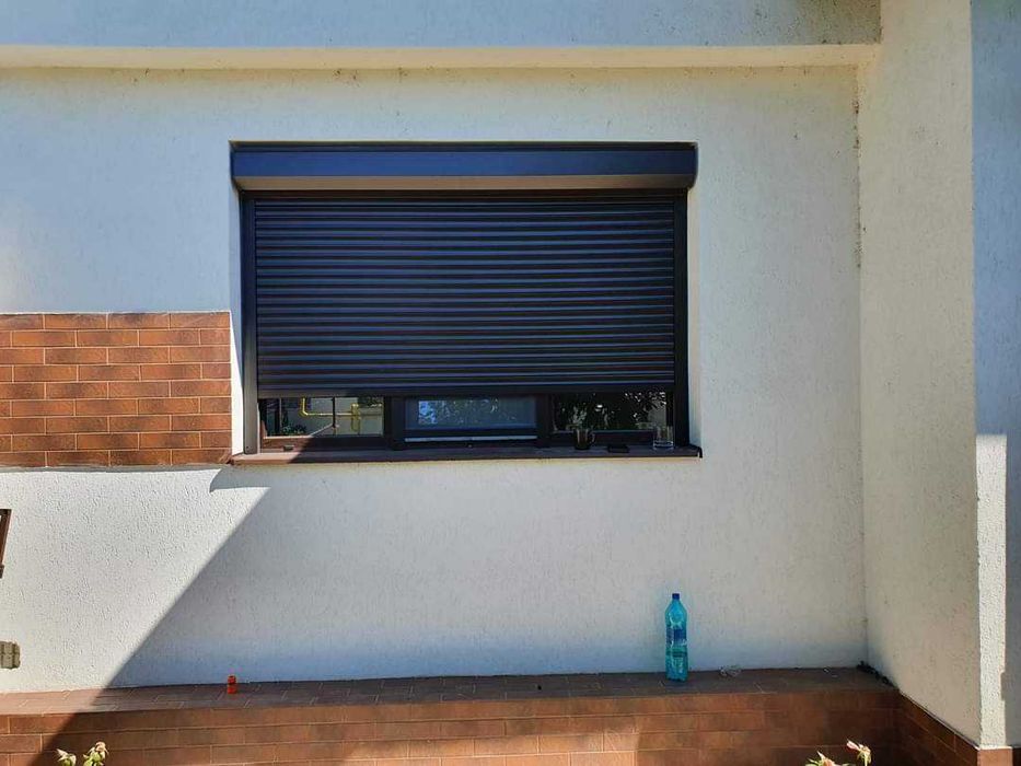 RULOURI Aluminiu si Usi de garaj rezidentiale SECTIONALE