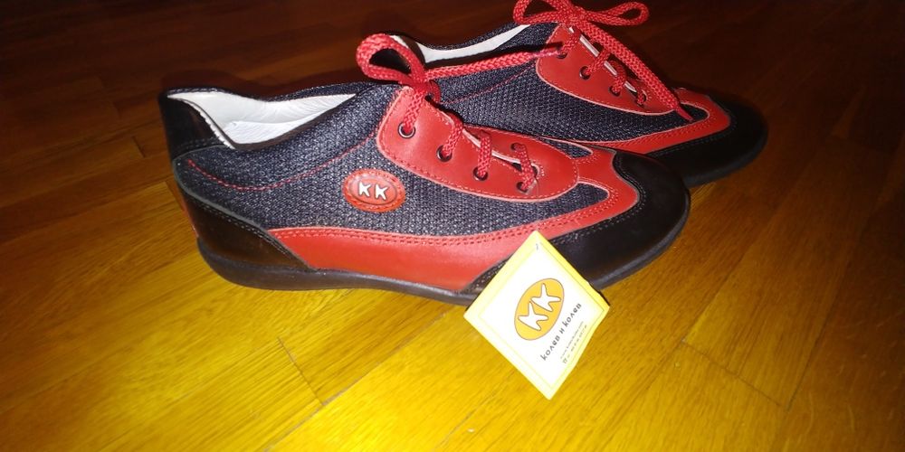 Нови обувки на Колев и Колев, номер 34