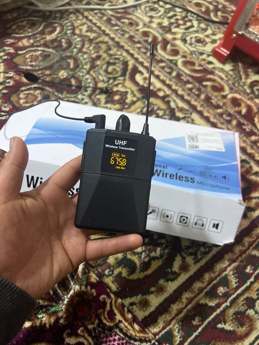 Simsiz UHF Mikrofon (Petlichka) — Professional Ovoz