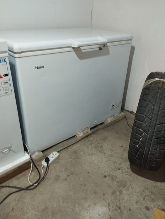 Продам морозильник HCE319R