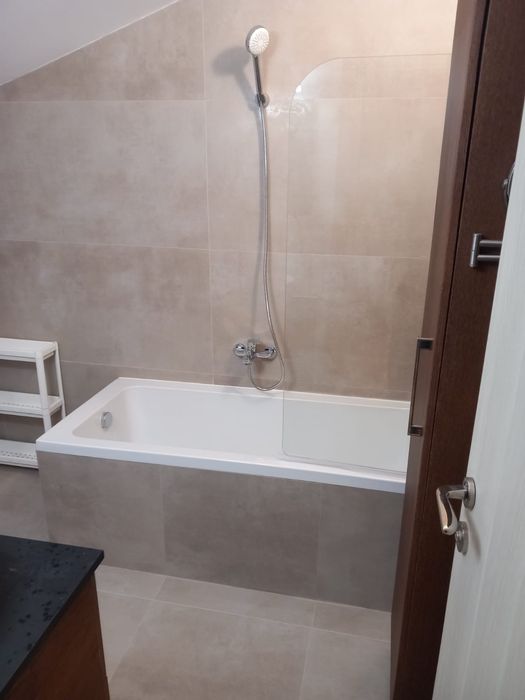 Direct proprietar | Vilă P+1+M în Cosmopolis | 4 camere, 3 băi, curte și 2 parcări