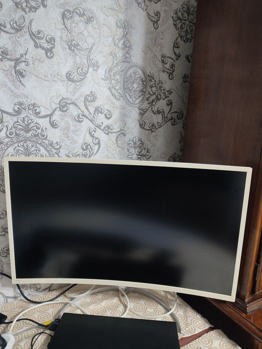 Продам монитор 32 диагональ