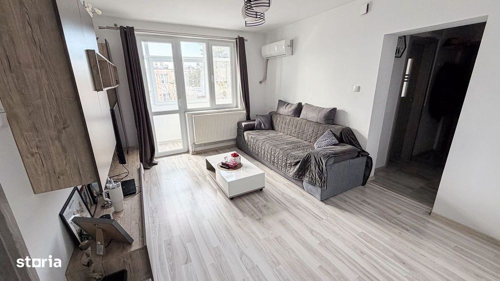 Apartament 3 camere str. Calea Bucuresti, langa scoala nr.10