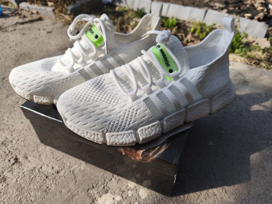 Продам кроссовки новые