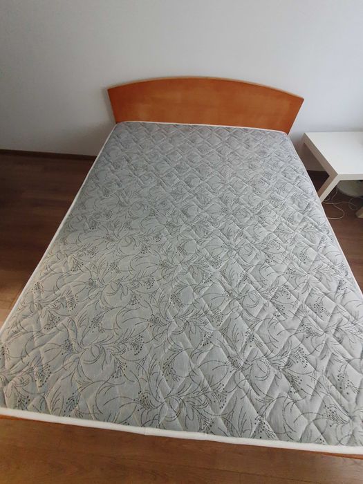 Легло 1,44 на 1,98,с матрак