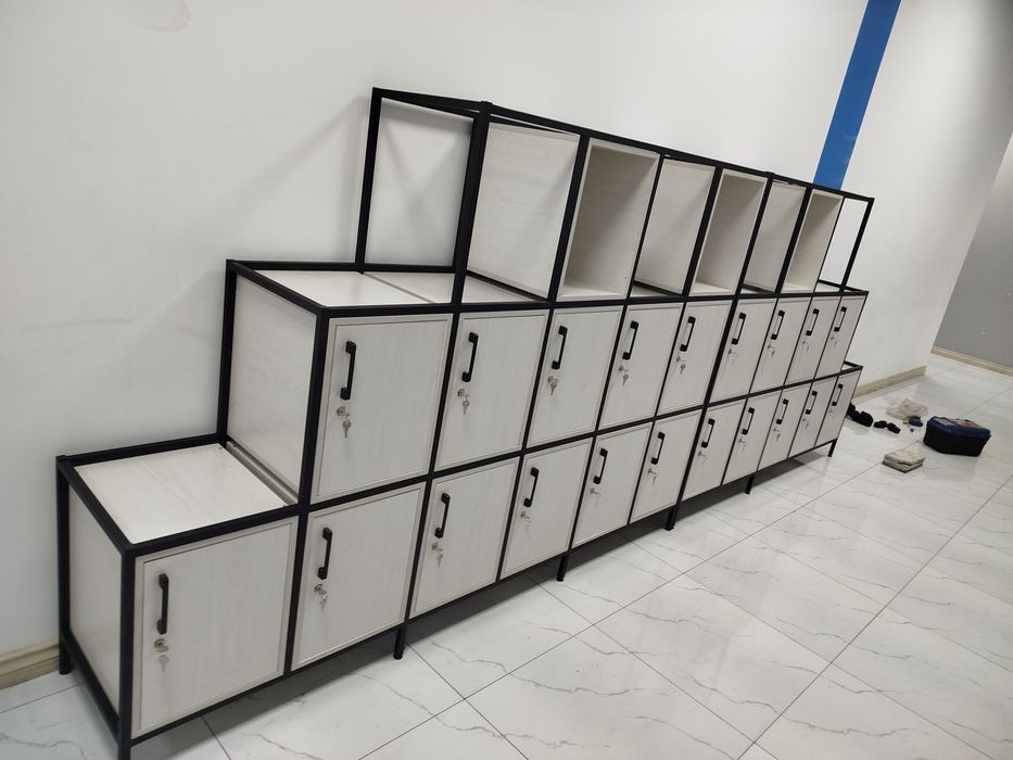 Loft bahadan rabochi stol.