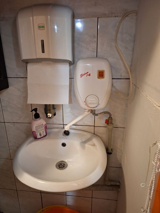 Търговско помещение под наем