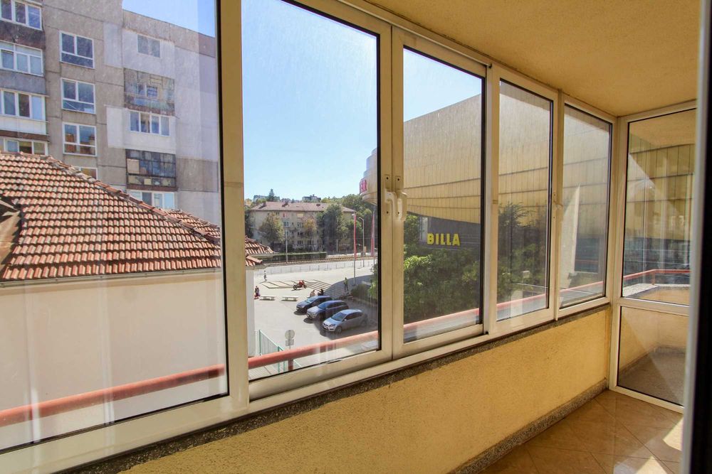 Дава се под наем Многостаен апартамент в София, Оборище - 146 кв.м за 1425.96 € - Снимка #8