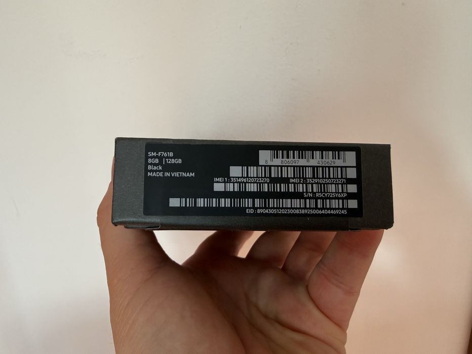 Samsung Galaxy Z Flip 7 FE, 128 gb, 8 gb ram, 5G, Black, nou la cutie