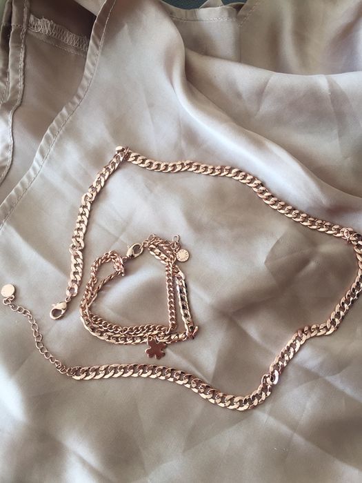 Дамски бижута-пръстени,колиета…