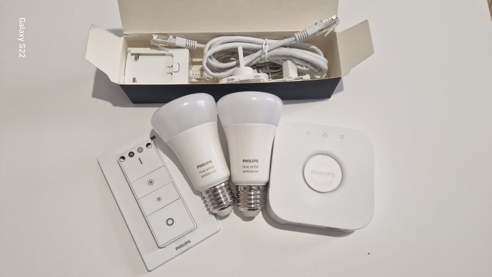 Set 2 becuri inteligente LED Philips Hue Starter