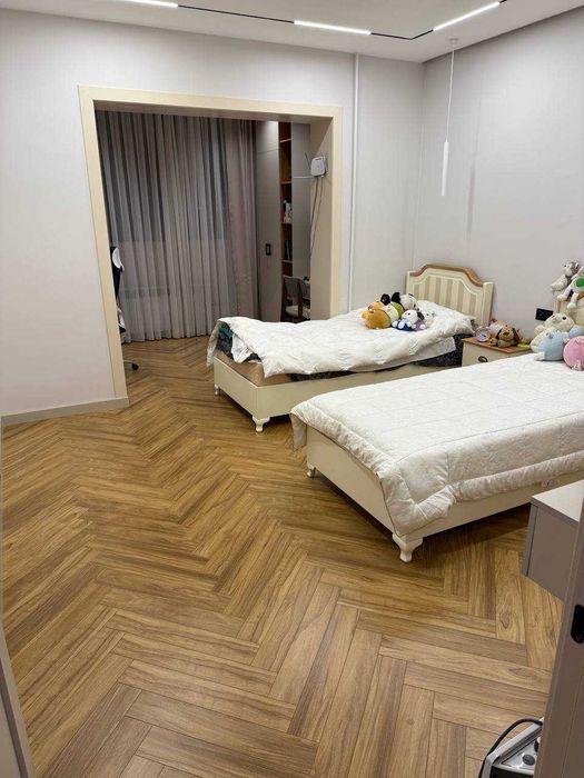 Продаю 3в4/2/12, 128м2, кафе Анор, центр, Госпитальный, гост. Россия