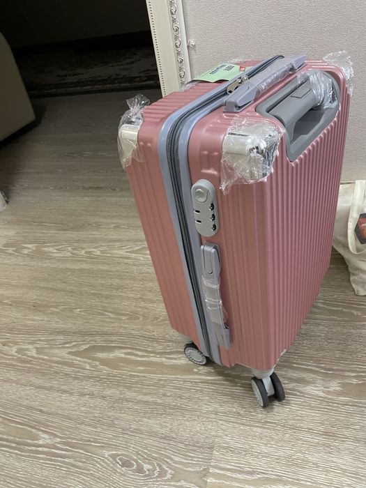 Чемоданы новые, размер S,L