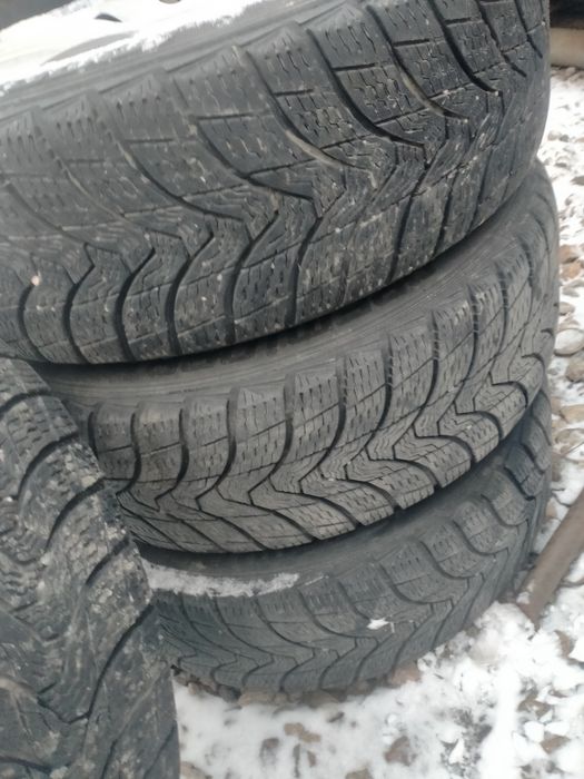 Продам диски с резиной р16 мерс