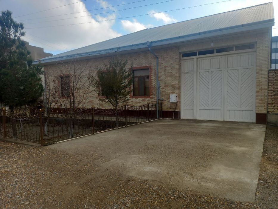 Участка ховли сотилади.