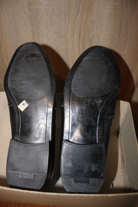 Продавам нови работни обувки(половинки и боти) . 19лв. чифта