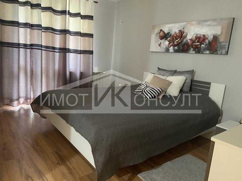 Дава се под наем Двустаен апартамент в Велико Търново, Център - 78 кв.м за 331.5 € - Снимка #3