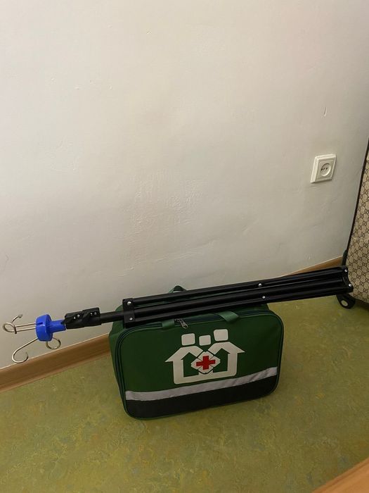 Медицинский штатив.     (Kaspi red)