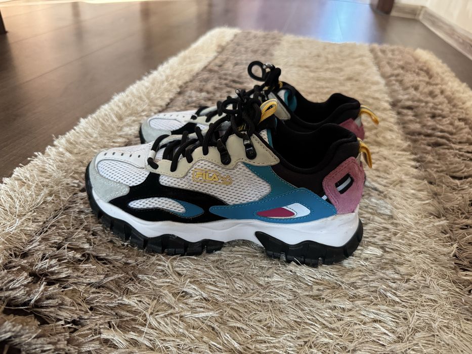 Маратонки Nike и Fila