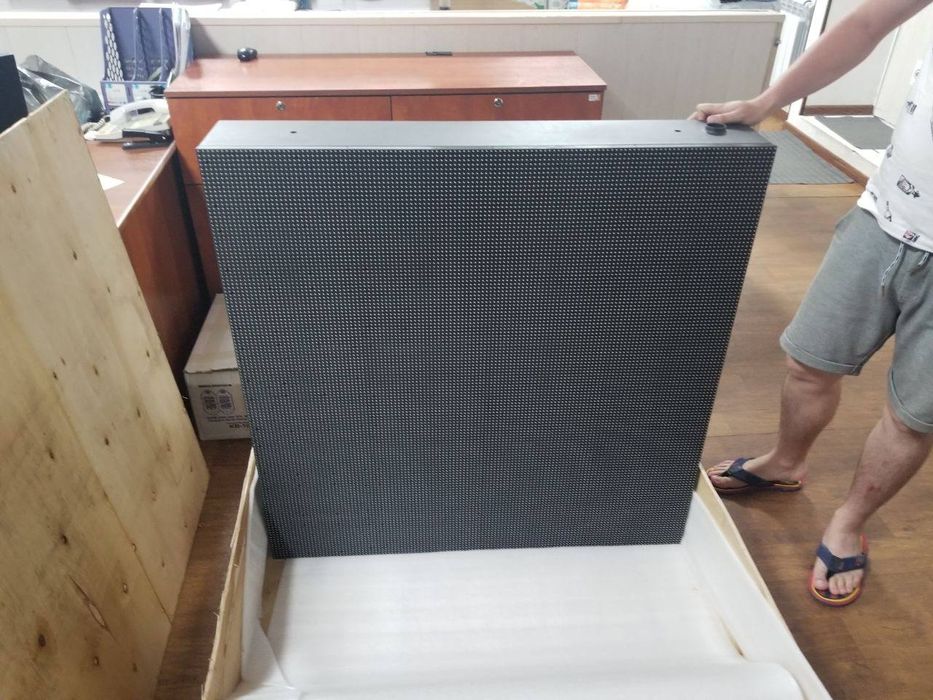 Монитор сотилади ишлаб турибди