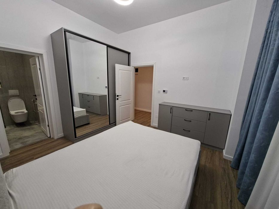 Închiriez apartament nou cu 3 camere