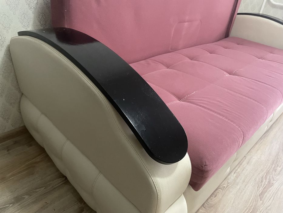 Продам диван в хорошем состоянии