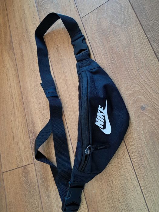 Nike мъжка чантичка за кръста