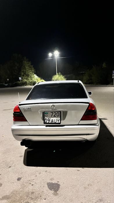 Mercedes-Benz C280 W202