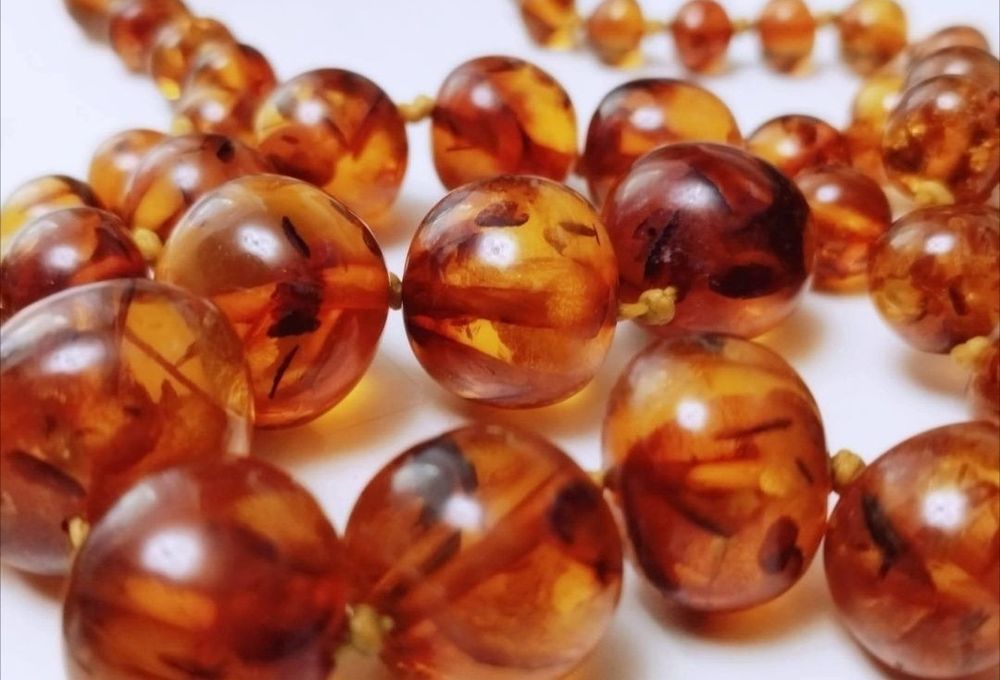 Vechi colier lant din chihlimbar natural baltic, de culoarea mierii, cu inchizatoare din argint 925, cabochon oval
