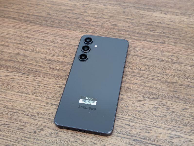 Samsung s24fe 8/128