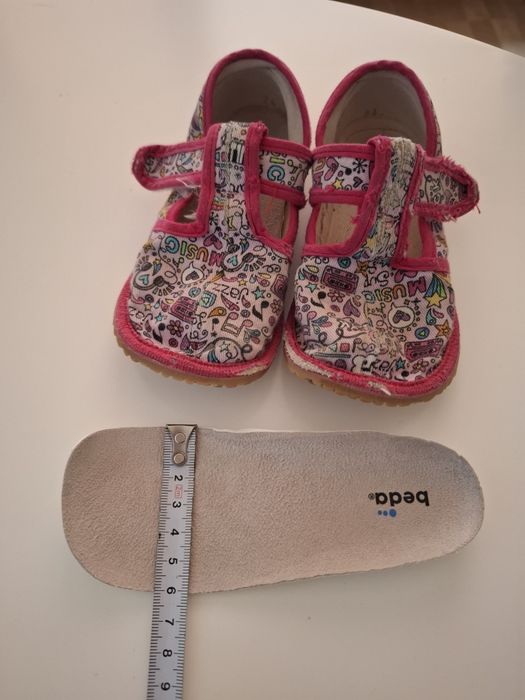 Боси обувки и пантофи размер 21, 22, 23, 24