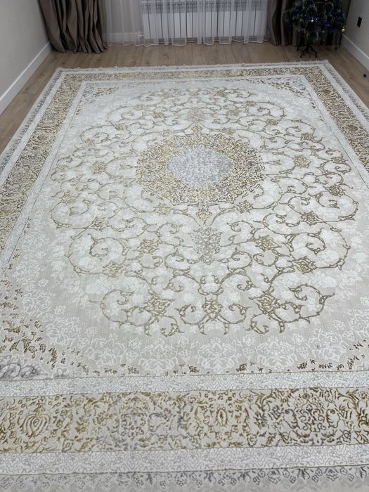 Продается ковер шелк