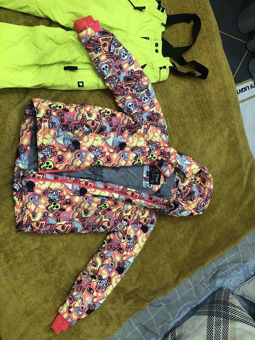 Детски яке и гащеризон за ски