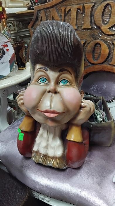 Забавна статуетка / поставка / -Лааф Лумел!