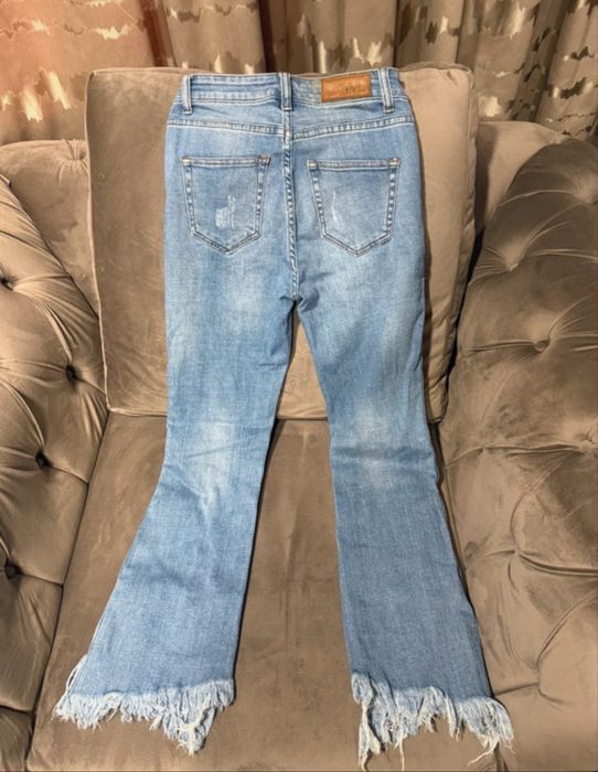 Blugi evazati, Viva Couture, terminatie franjurata