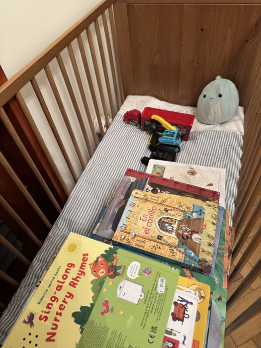 Patut copil, lemn, cu saltea si asternut cadou