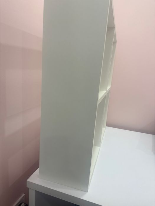 Чисто нова стенна етажерка