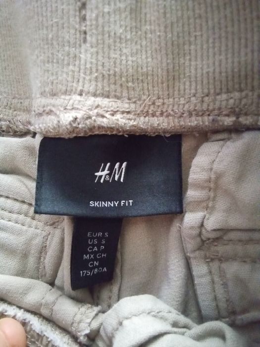 Jeans H&M noi cu eticheta