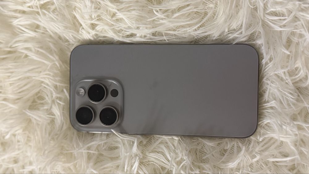 Iphone 15 pro 128 гб емкост 89%