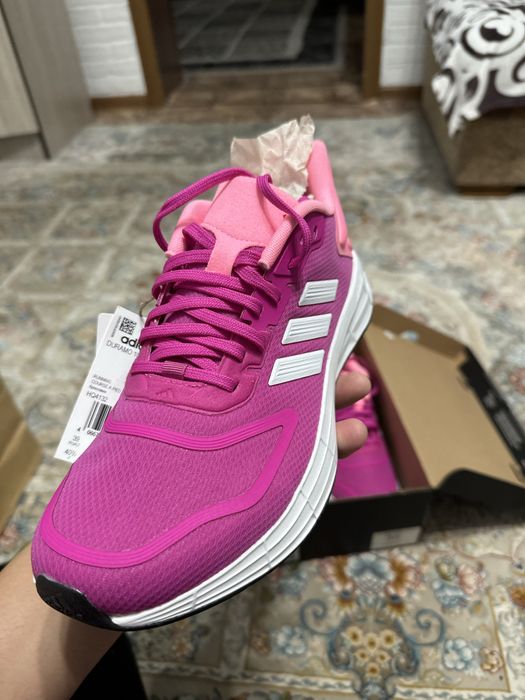 Продаю кросовки Адидас ориджинал. 39 размер