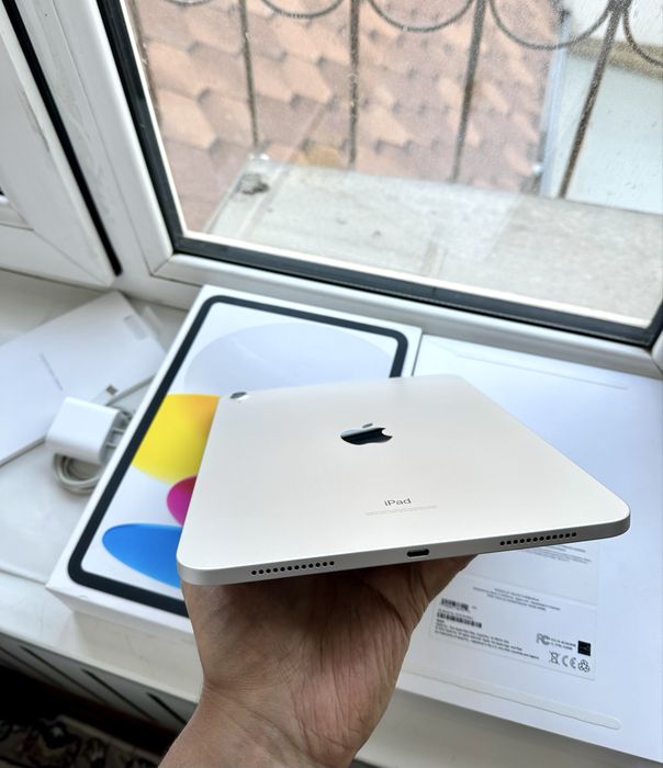 iPad 10 Silver 64GB как новенький