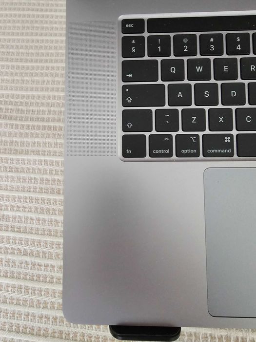 Macbook Pro 16 инча, модел 2019