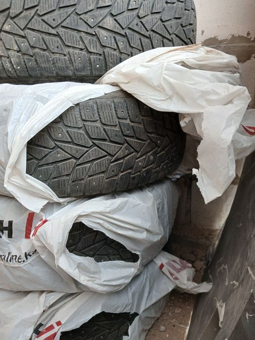 Зимныи шини с дискам