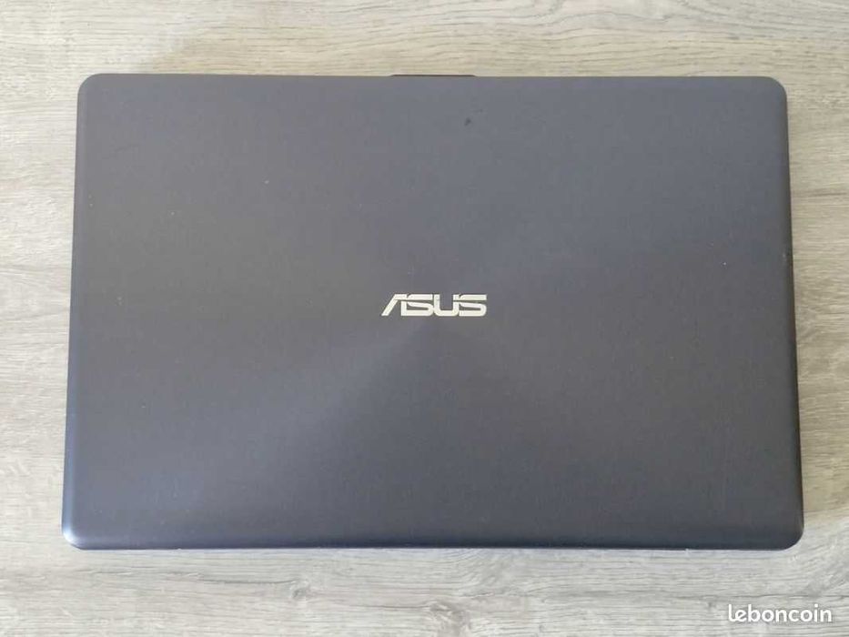 Laptop Asus vivobook R540u i5-8250 8 GB DDR4, SSd M2, baterie buna