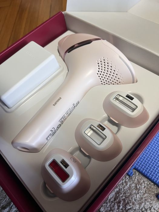 Philips Lumea IPL Seria 9000 BRI957/00 – Ca Nou, Folosit O Singură Dată, Set Complet