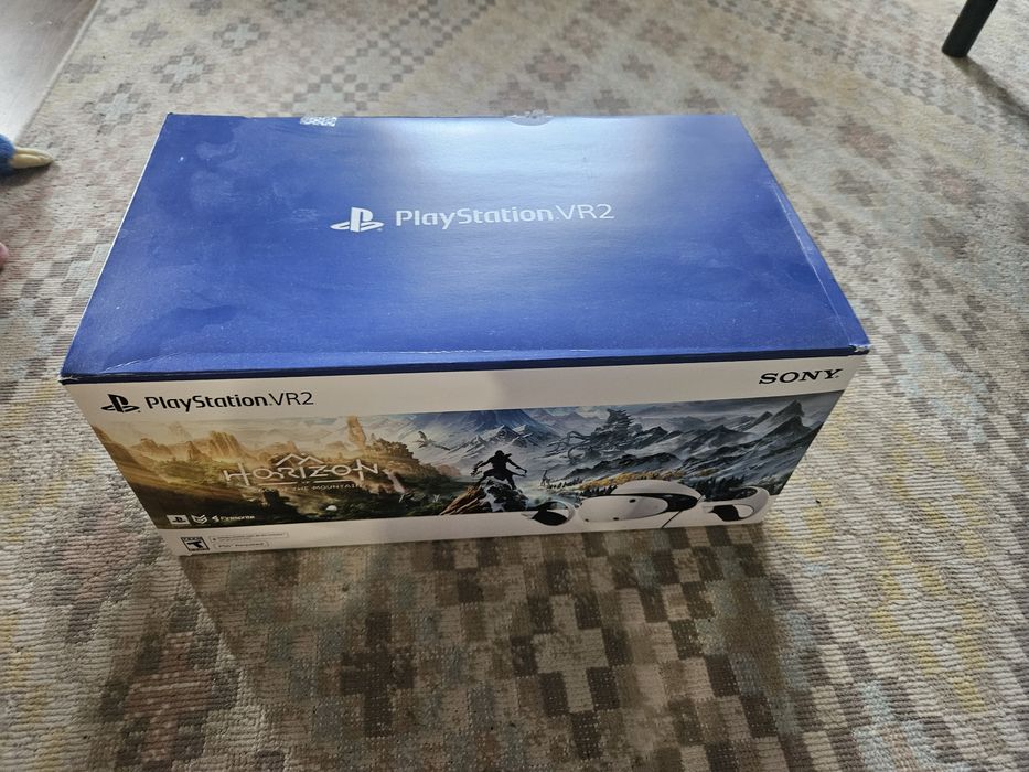 Продам практически новую VR PS5